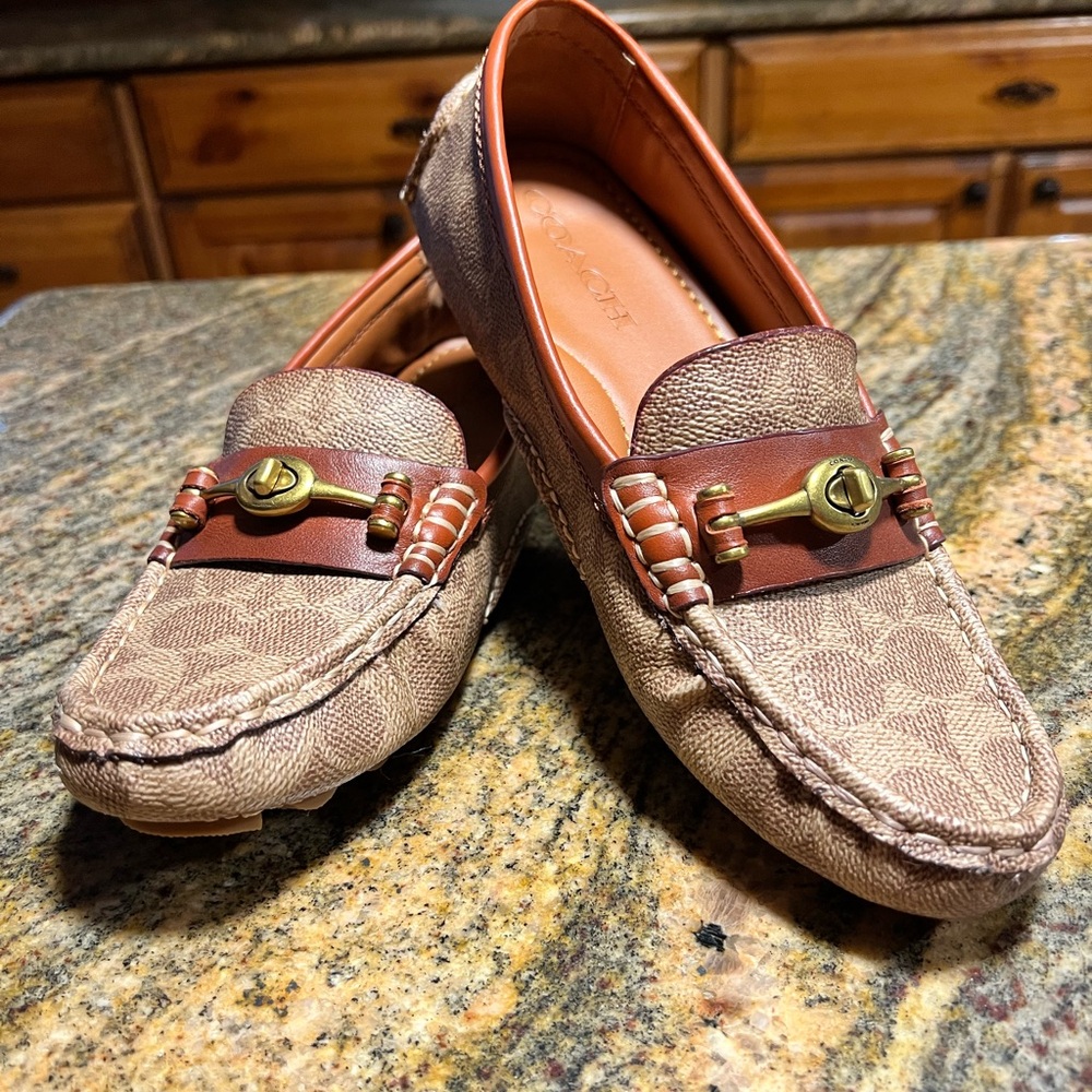 Coach Classic Tan Canvas and Rust Leather Loafer. Like New Size 7B